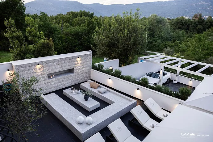 Charming Villa with boutique apartments in Tivat